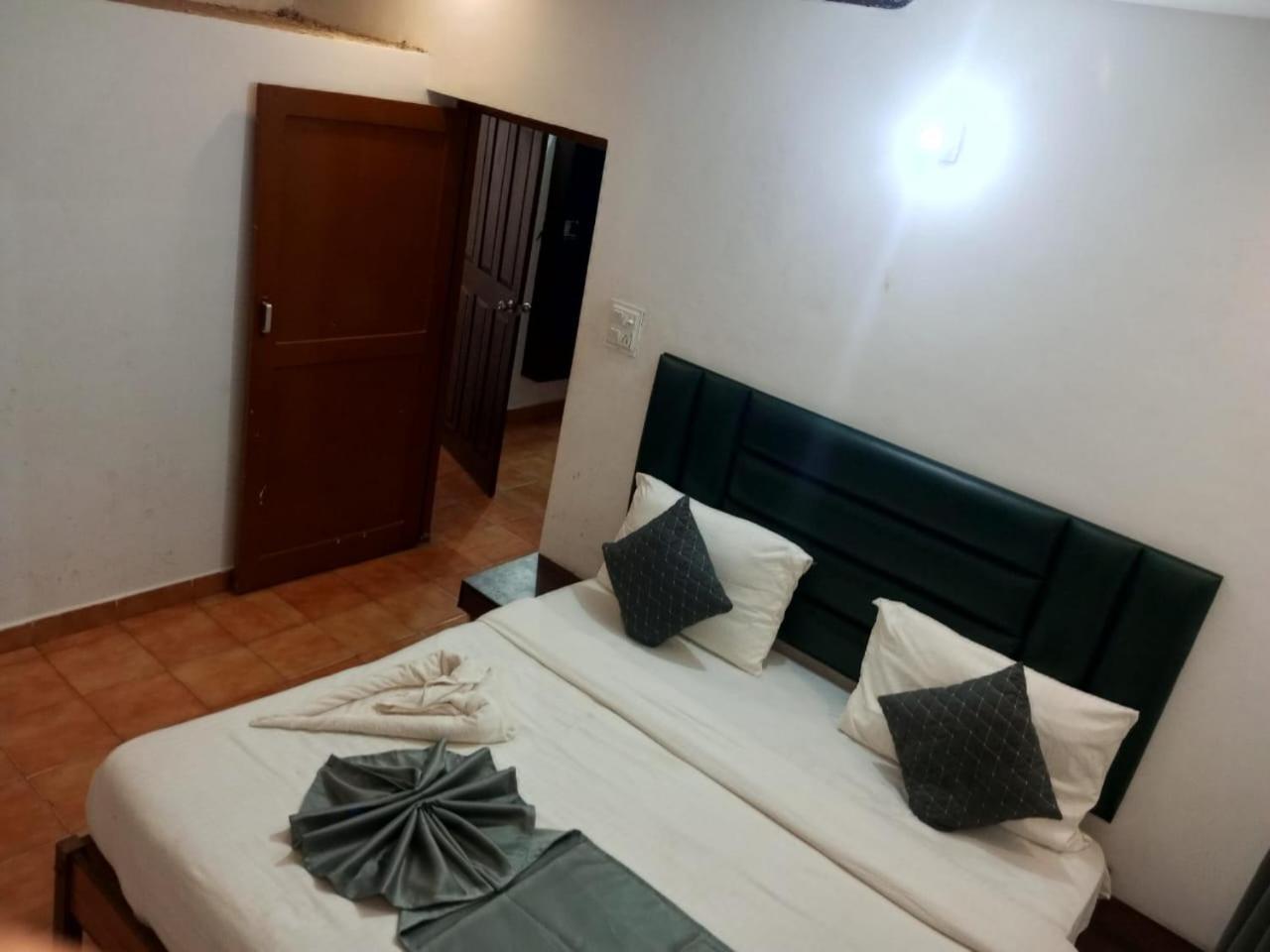 Ritchita Beach Way Калангуте Екстериор снимка